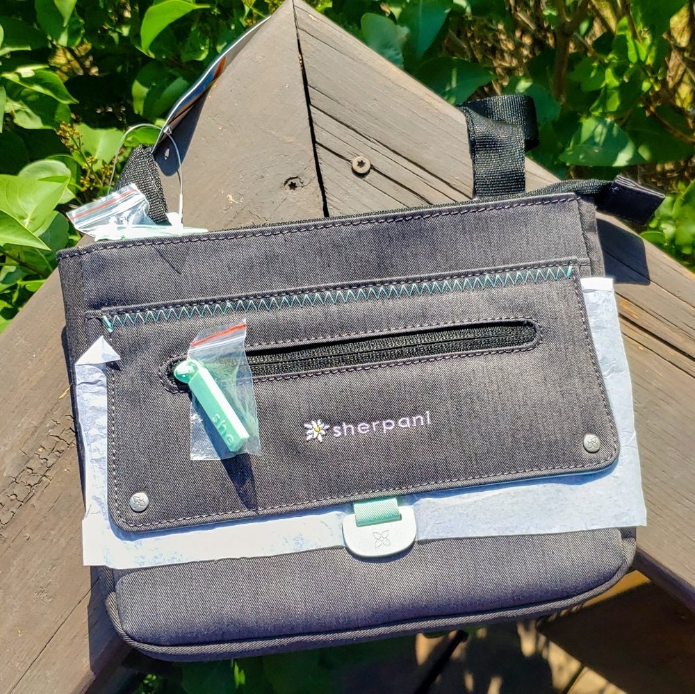 Sherpani Zooma cross body purse